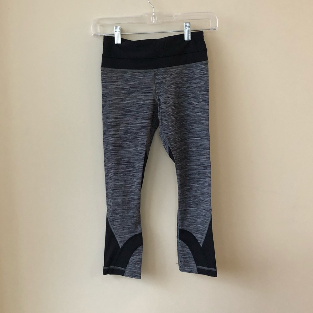 Lululemon inspire crop, size 2, gray stripe